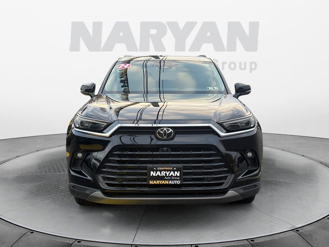 Used 2024 Toyota Grand Highlander Limited image 3