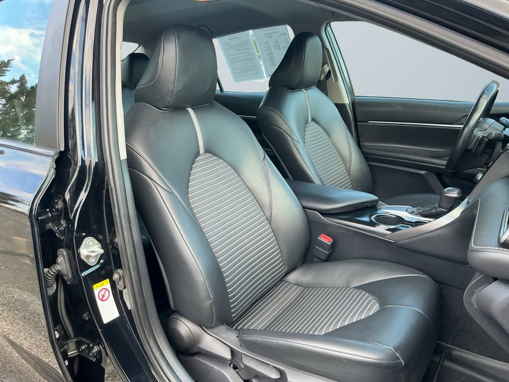 Used 2019 Toyota Camry SE image 16