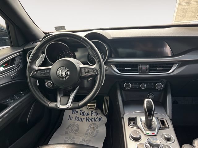Used 2022 Alfa Romeo Stelvio Veloce AWD/4WD image 12