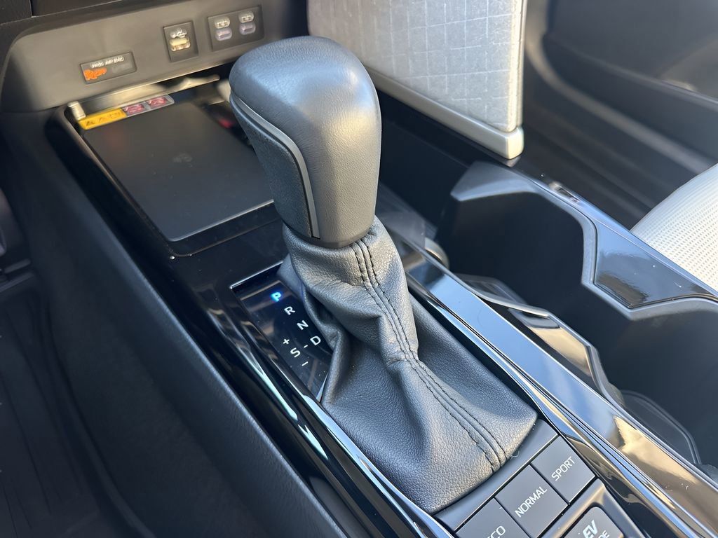 Used 2025 Toyota Camry XLE image 17