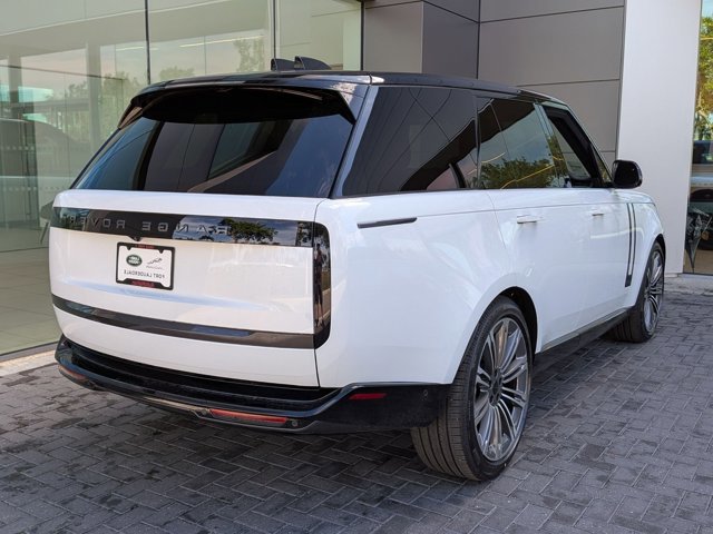 New 2026 Land Rover Range Rover SE image 2