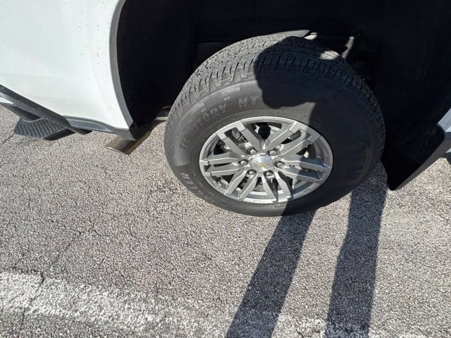 Used 2024 Chevrolet Colorado LT w/ LT Convenience Package II RWD image 13