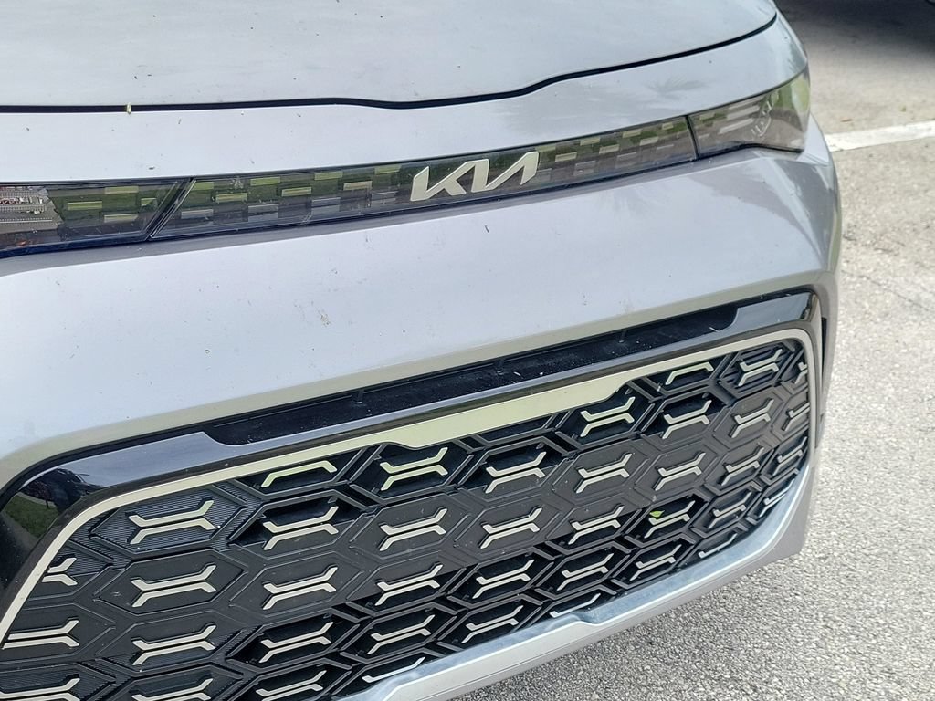 Certified 2023 Kia Soul GT-Line FWD image 4