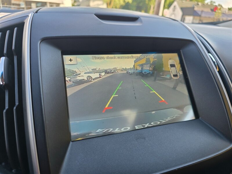 Used 2018 Ford Edge SEL w/ Equipment Group 201A AWD/4WD image 9
