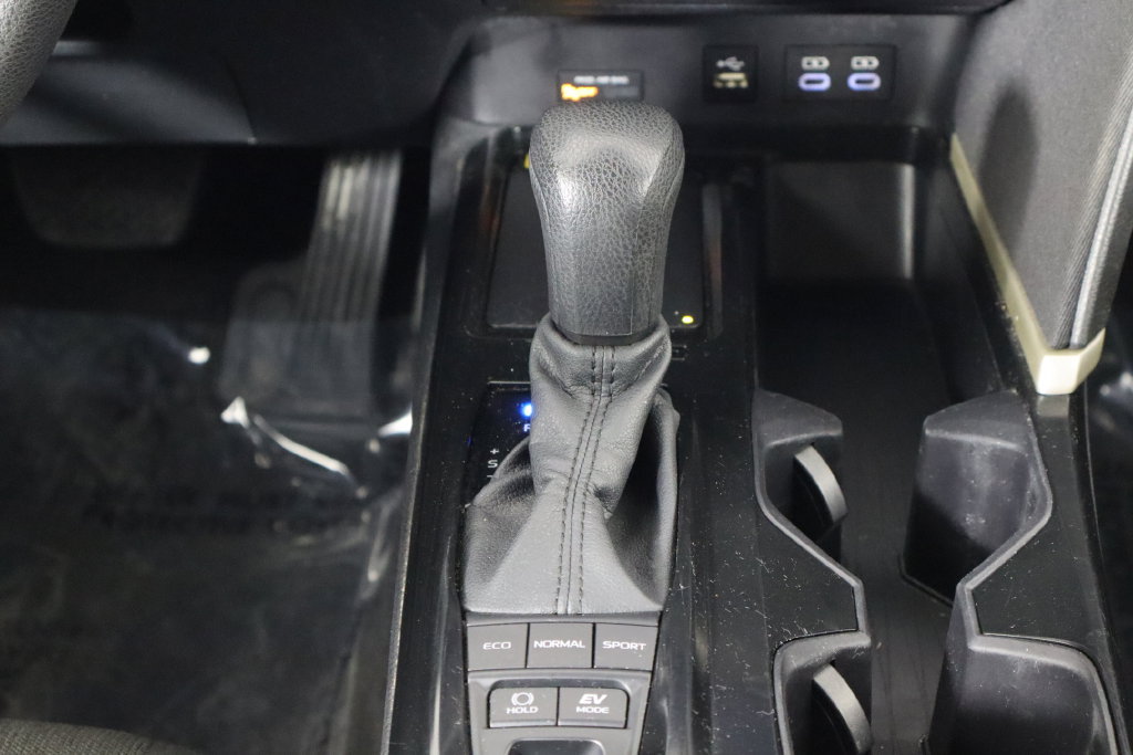 Used 2025 Toyota Camry LE FWD image 27