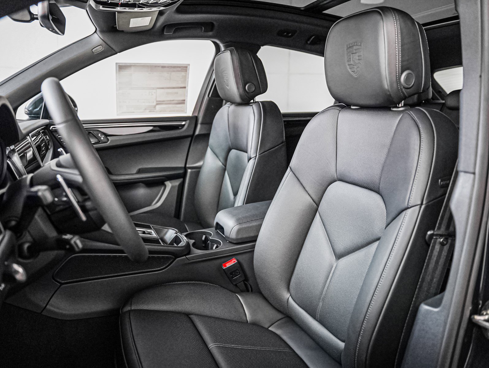 New 2026 Porsche Macan image 5