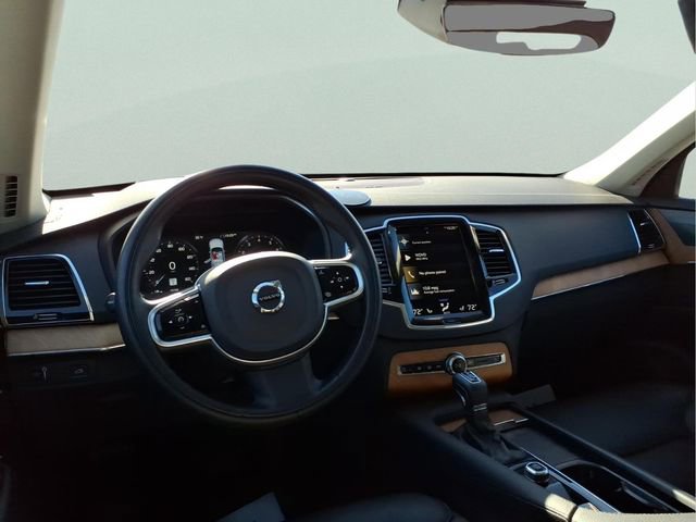 Used 2022 Volvo XC90 T6 Momentum w/ Advanced Package image 8