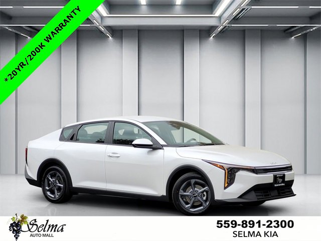 New 2025 Kia K4 LXS