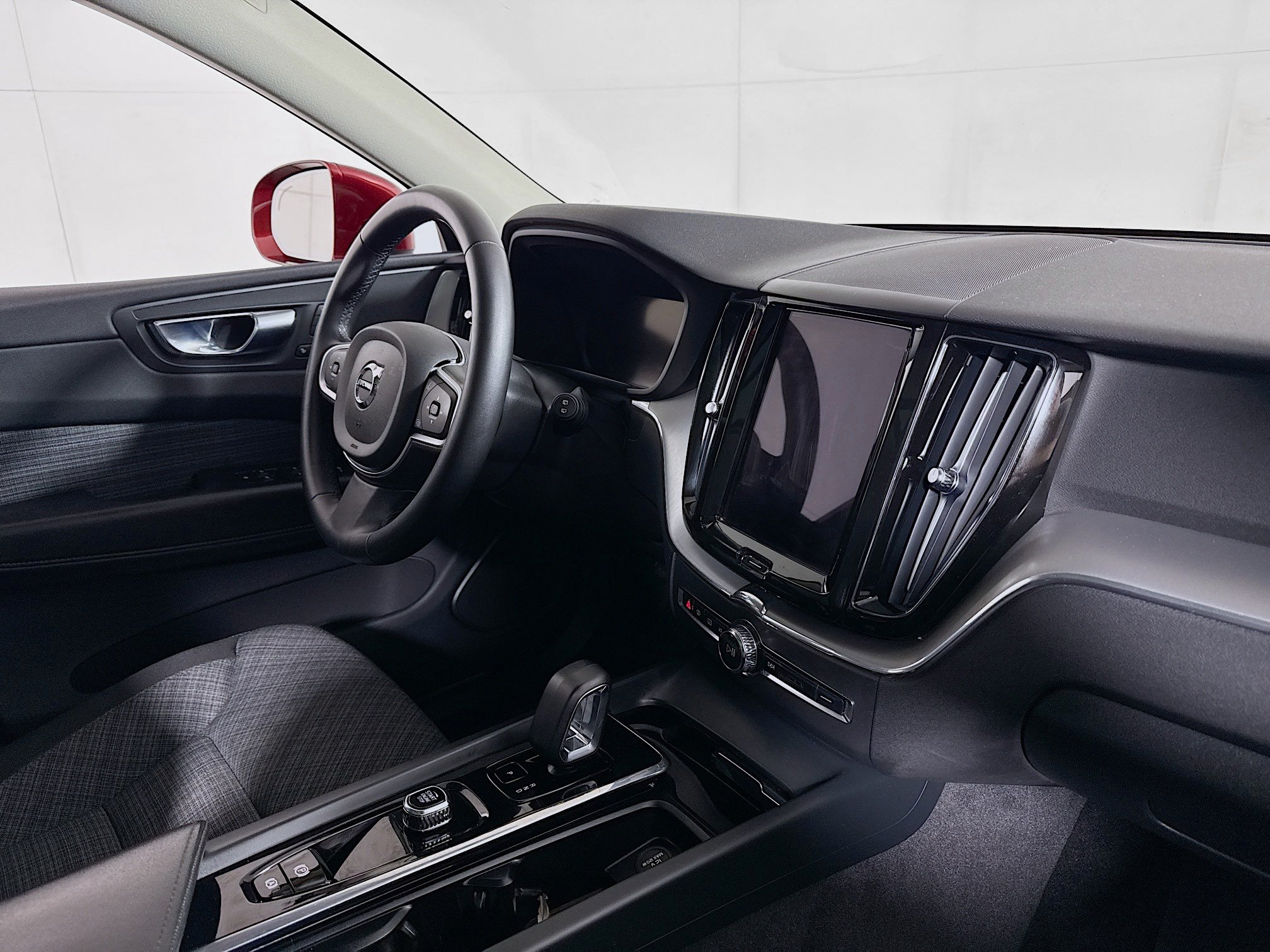 Used 2023 Volvo XC60 B5 Core AWD/4WD image 28