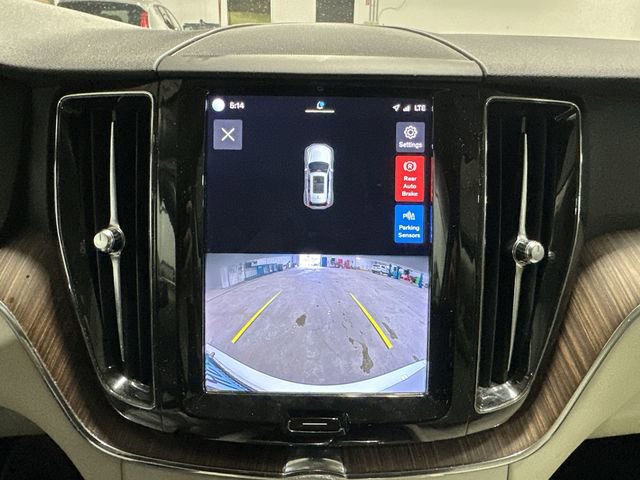 Used 2022 Volvo XC60 B5 Momentum image 28