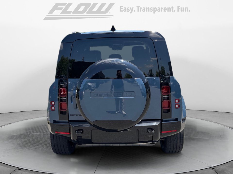 Used 2024 Land Rover Defender 110 X-Dynamic SE AWD/4WD image 8