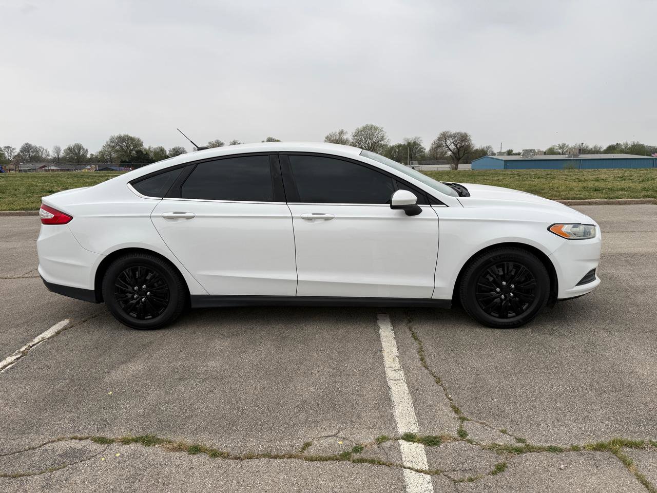 Used 2014 Ford Fusion S image 4