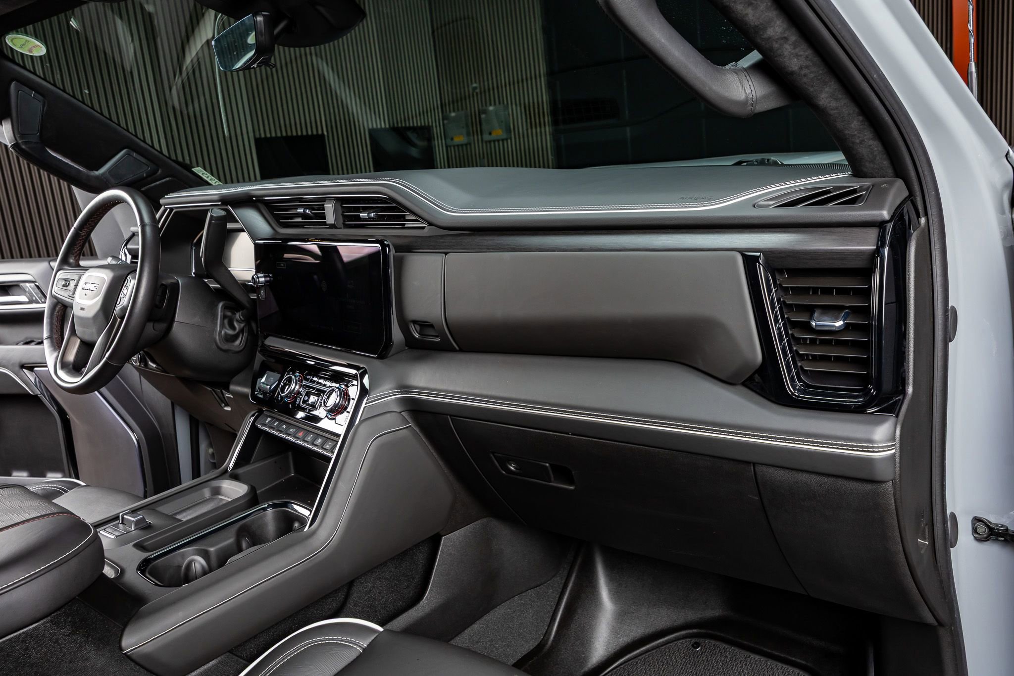 Used 2025 GMC Sierra 2500 AT4X image 17