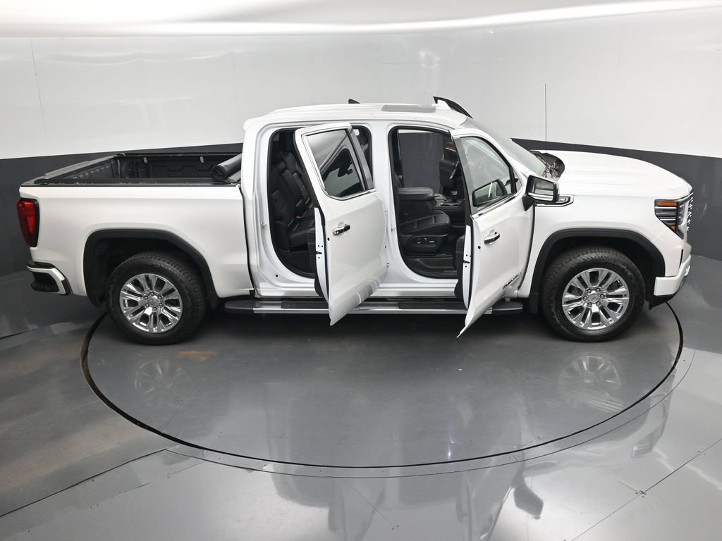 Used 2025 GMC Sierra 1500 Denali w/ Technology Package AWD/4WD image 18