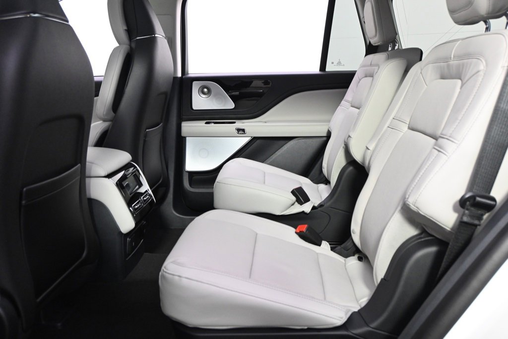 New 2026 Lincoln Aviator Reserve image 22