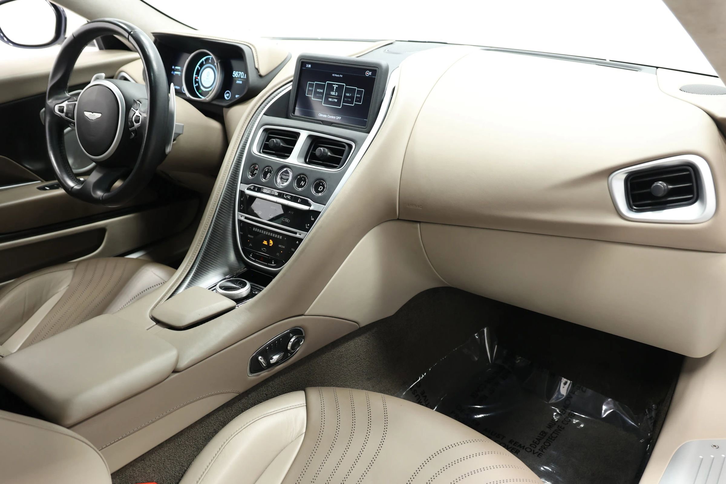 Used 2018 Aston Martin DB11 Coupe image 74