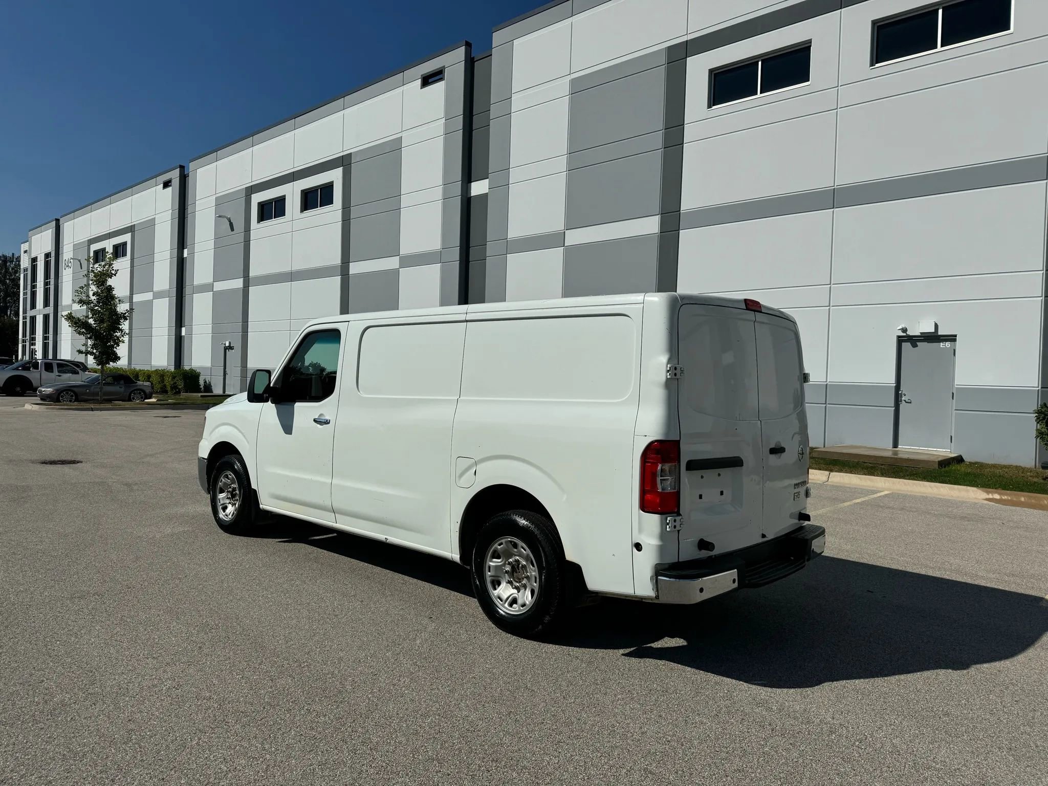 Used 2015 Nissan NV 2500 SL image 7