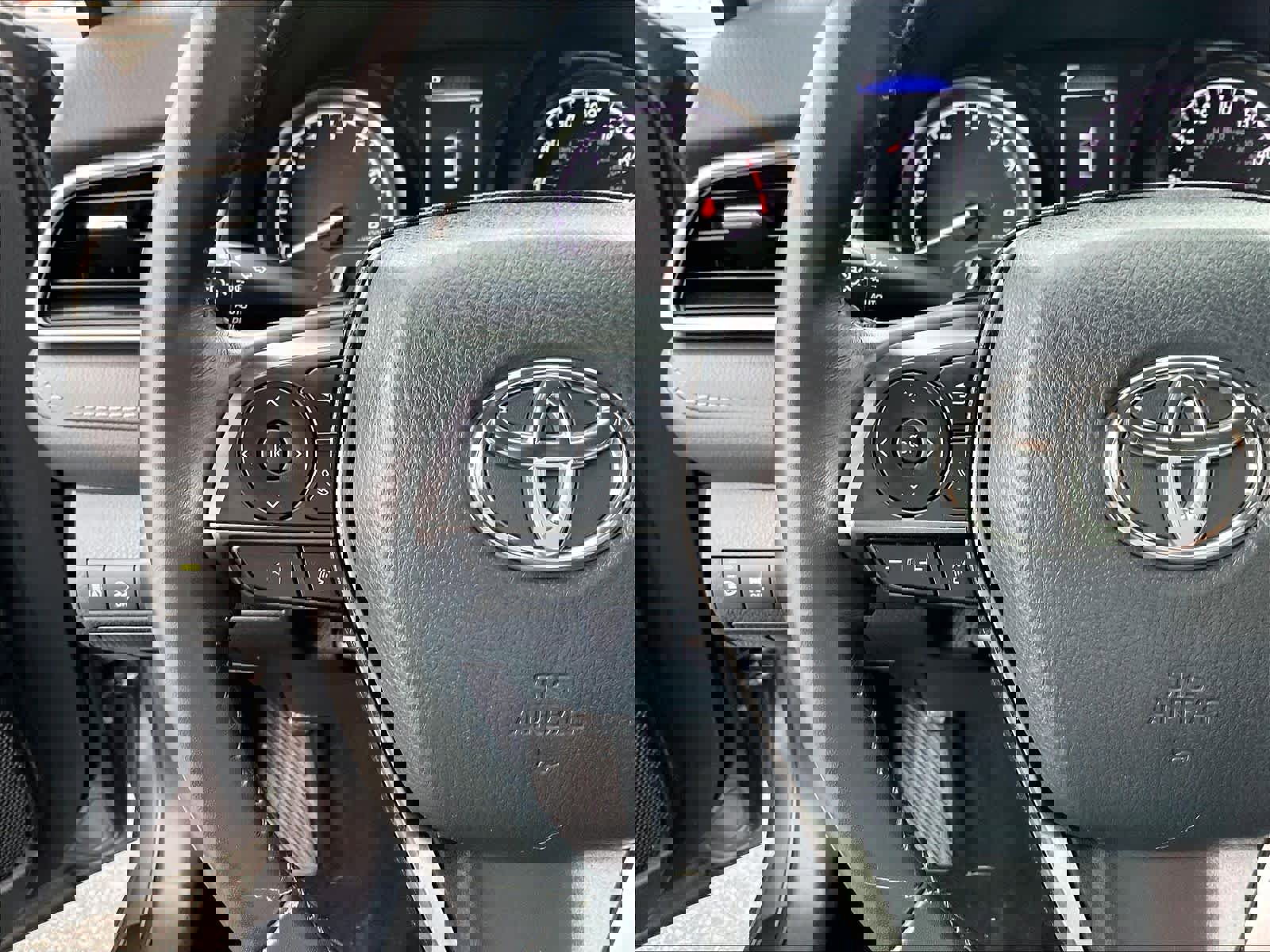 Used 2024 Toyota Camry SE image 22