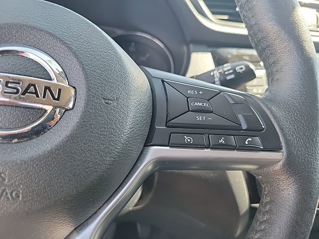 Used 2019 Nissan Rogue SV image 25