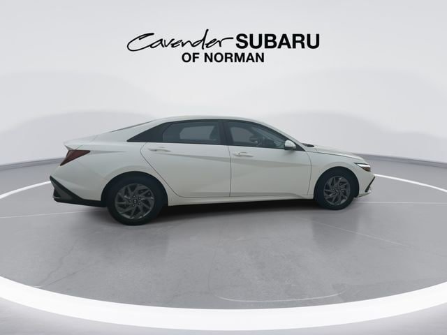 Used 2024 Hyundai Elantra SEL FWD image 9
