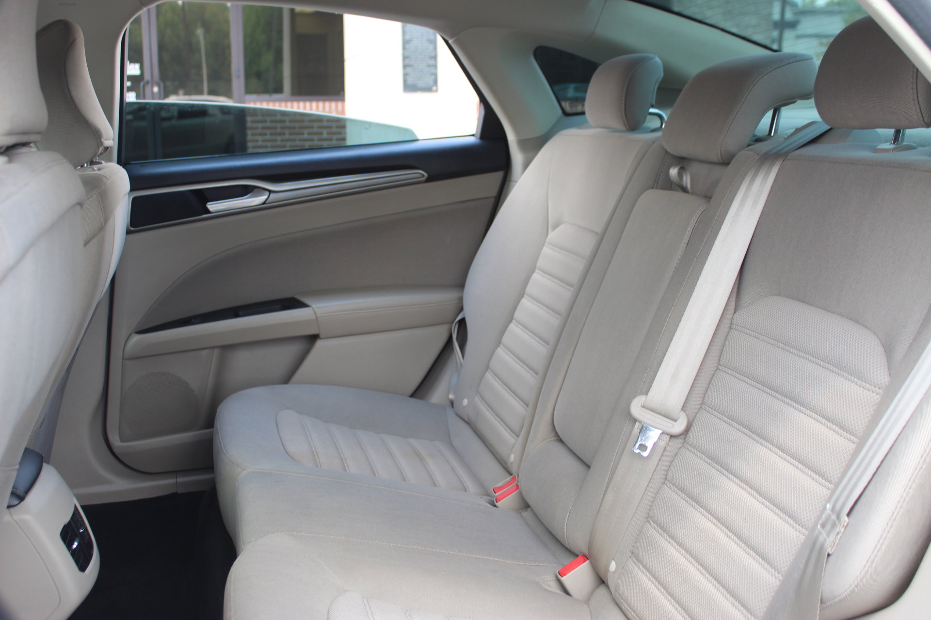 Used 2018 Ford Fusion SE w/ Fusion SE Technology Package image 25