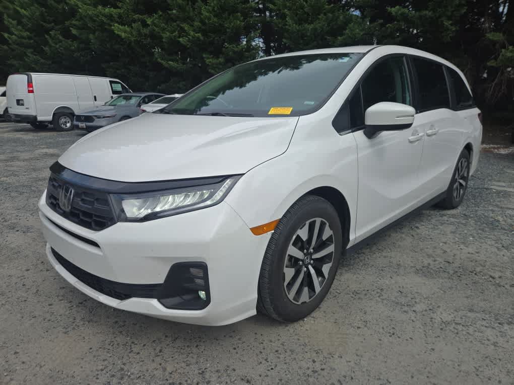 Used 2025 Honda Odyssey EX-L image 3