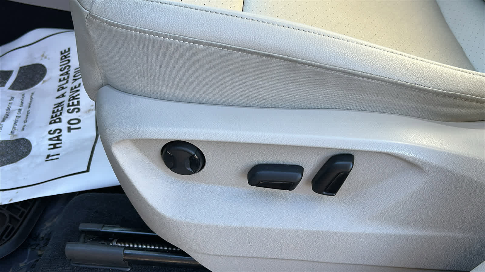 Used 2019 Volkswagen Atlas SE w/ Towing Package image 8