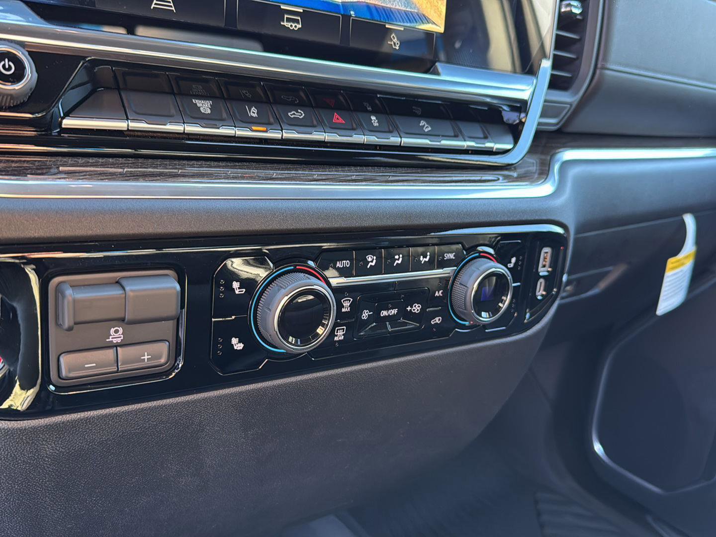 New 2026 Chevrolet Silverado 2500 LT image 28