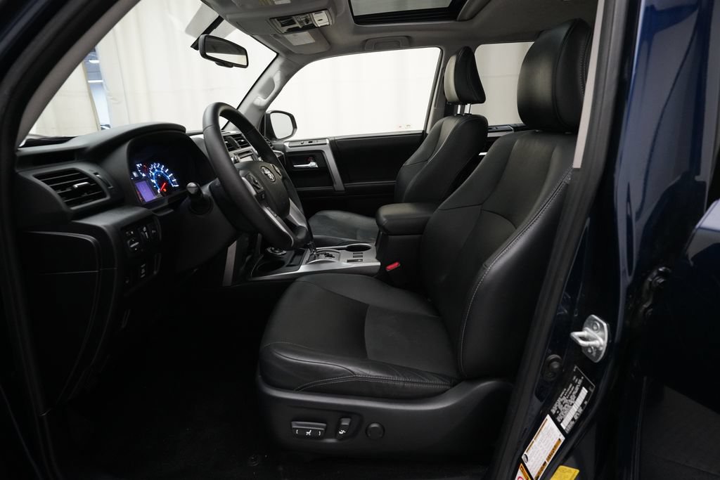 Used 2016 Toyota 4Runner Limited AWD/4WD image 7