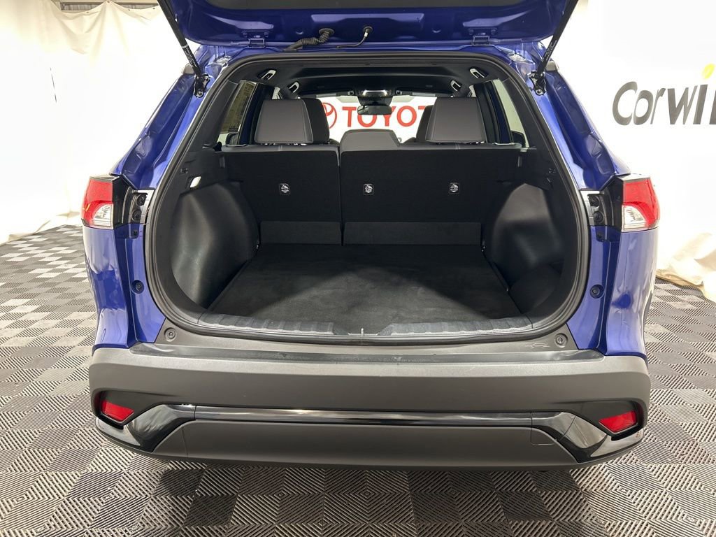 Used 2025 Toyota Corolla Cross AWD Hybrid image 17