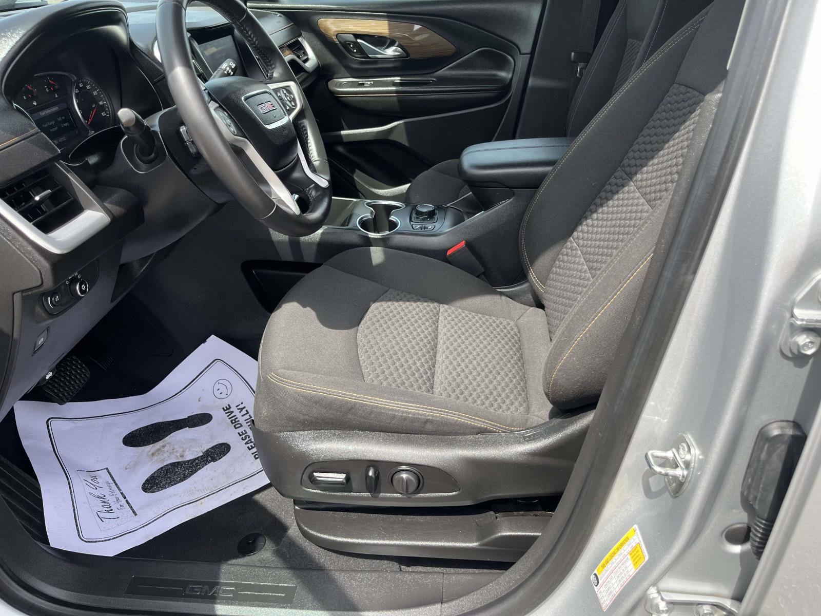 Used 2020 GMC Terrain SLE w/ Driver Convenience Package FWD image 11