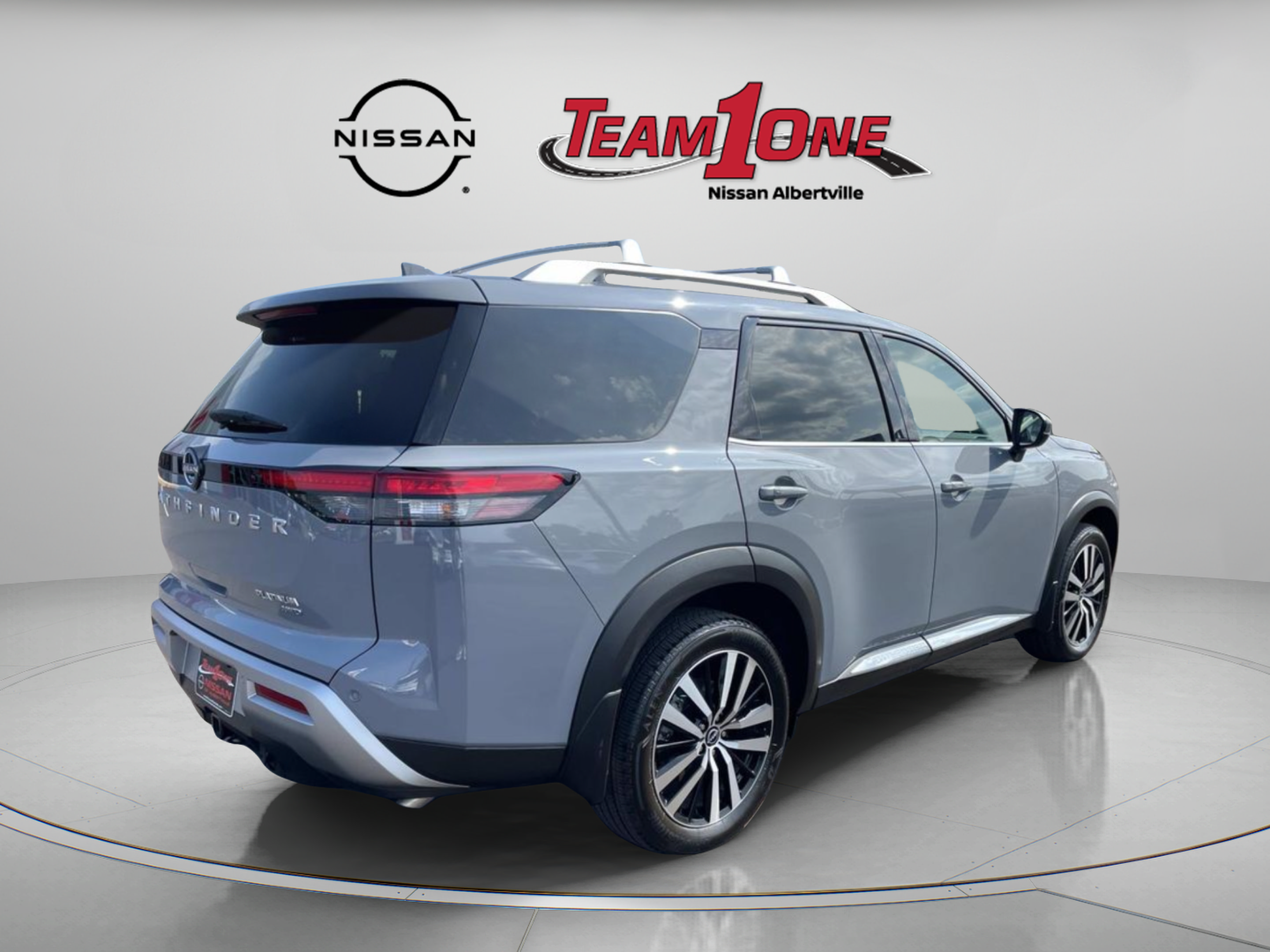 Used 2025 Nissan Pathfinder Platinum w/ Cargo Package AWD/4WD image 7
