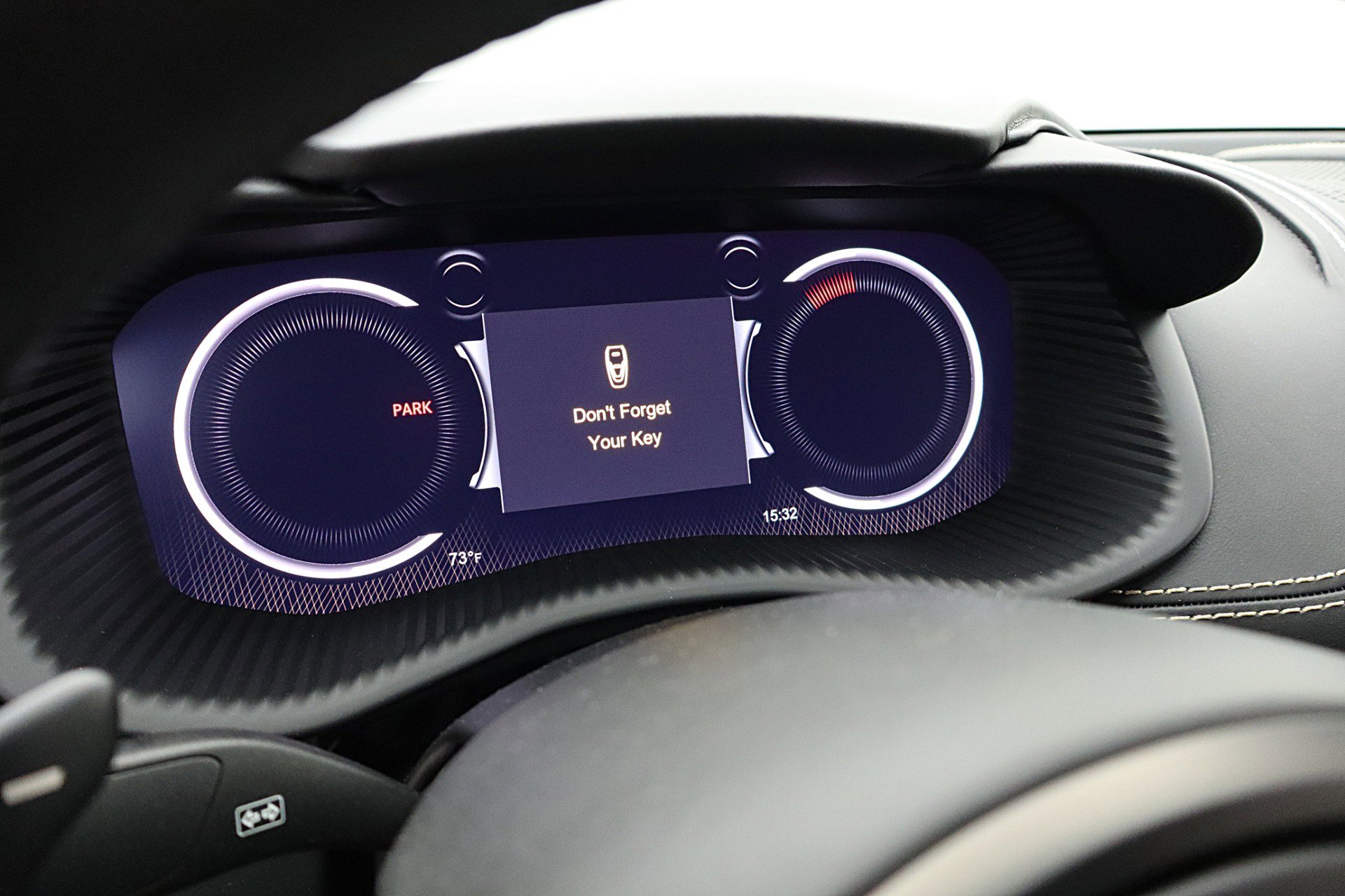 Used 2021 Aston Martin DBX AWD/4WD image 25