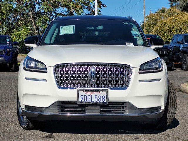 Used 2022 Lincoln Corsair AWD w/ Premium Package image 3