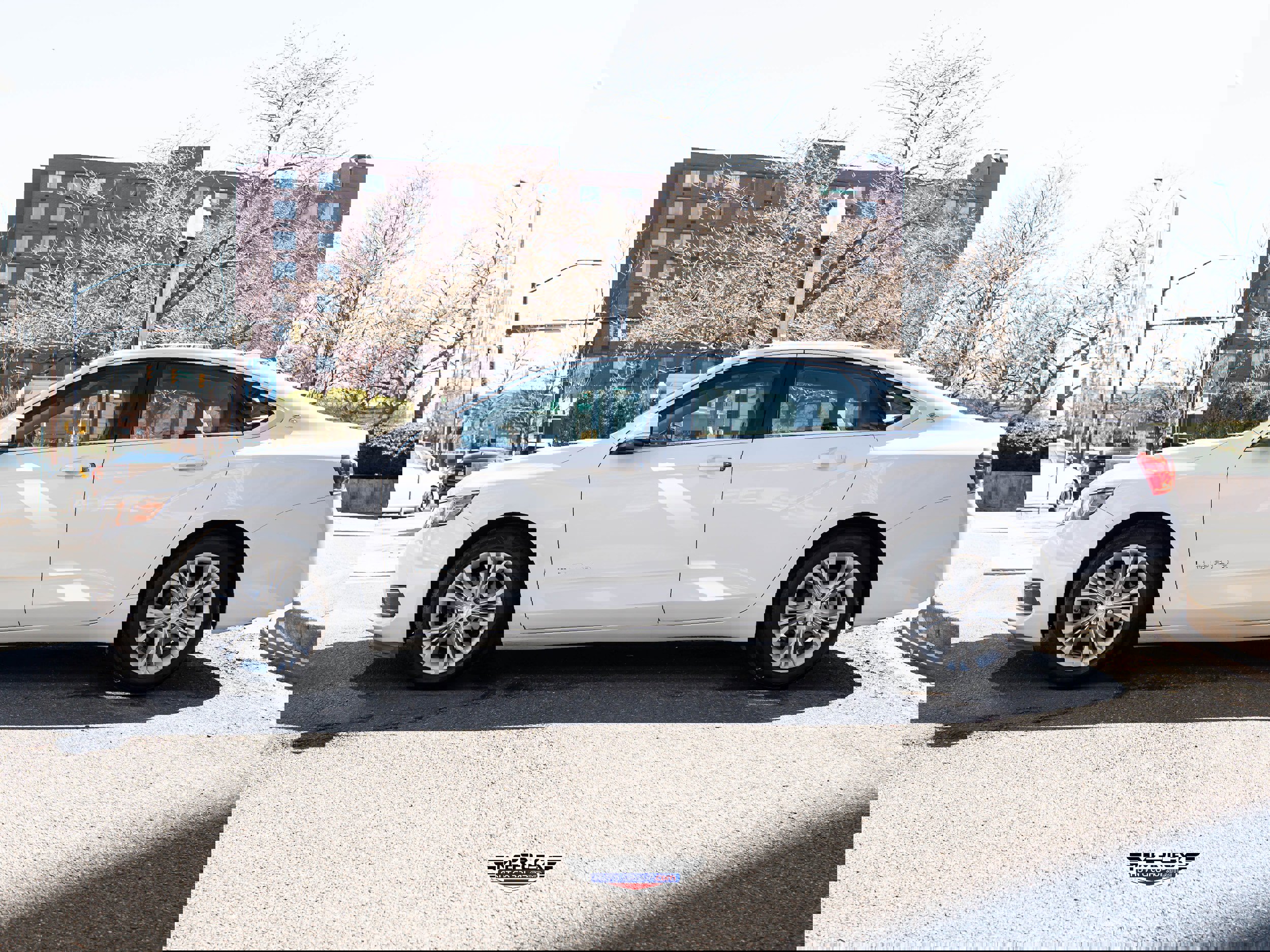 Used 2015 Chevrolet Impala LT w/ Convenience Package image 4