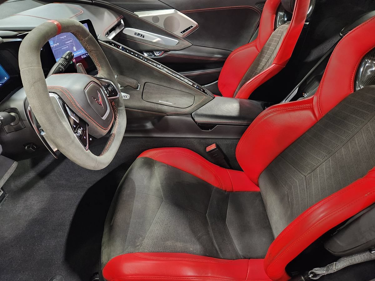 Used 2021 Chevrolet Corvette Stingray Premium Conv w/ Z51 Performance Package RWD image 29