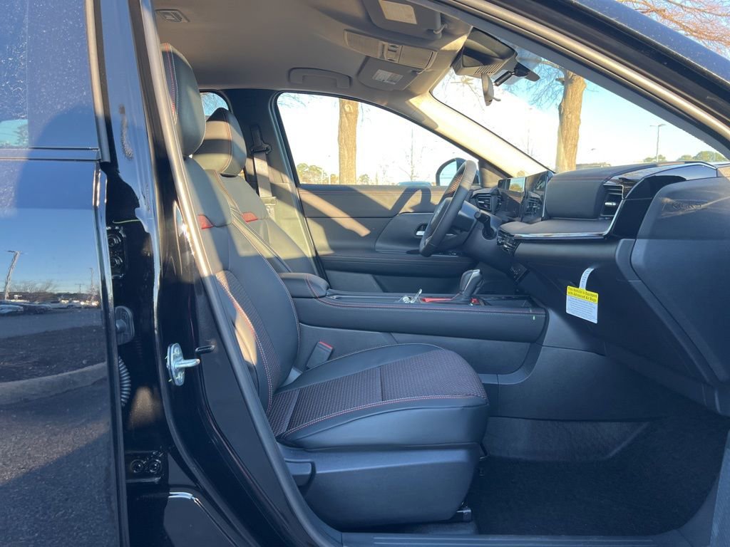 New 2025 Nissan Kicks SR image 29