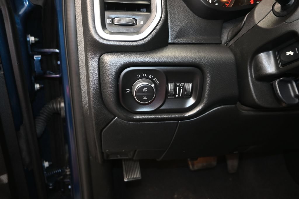 Used 2020 RAM 3500 Big Horn w/ Level 1 Equipment Group AWD/4WD image 12