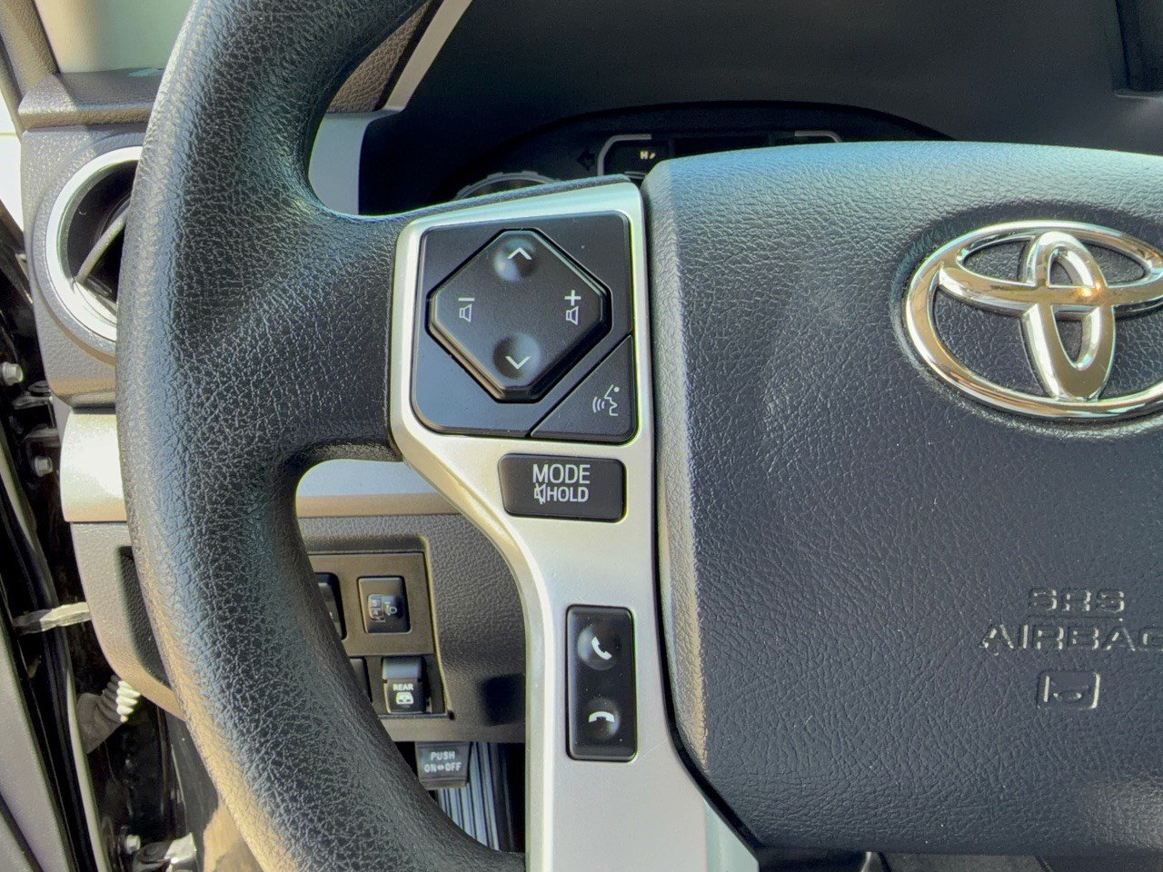 Used 2020 Toyota Tundra SR5 w/ SR5 Upgrade Package AWD/4WD image 18