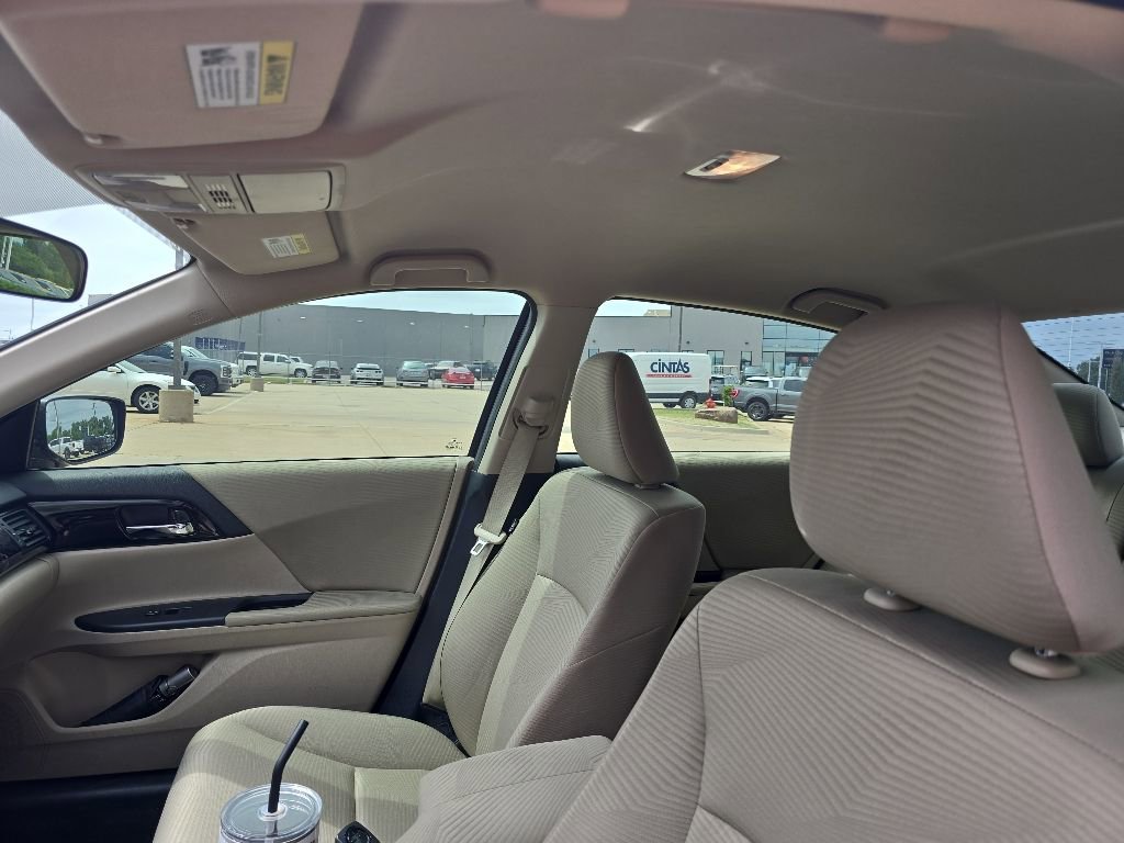 Used 2016 Honda Accord LX image 4