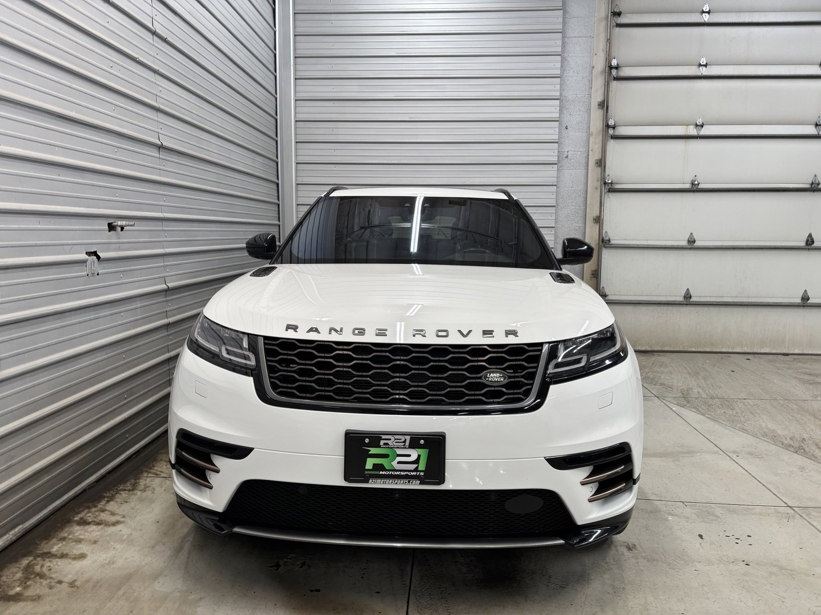 Used 2020 Land Rover Range Rover Velar R-Dynamic S image 2