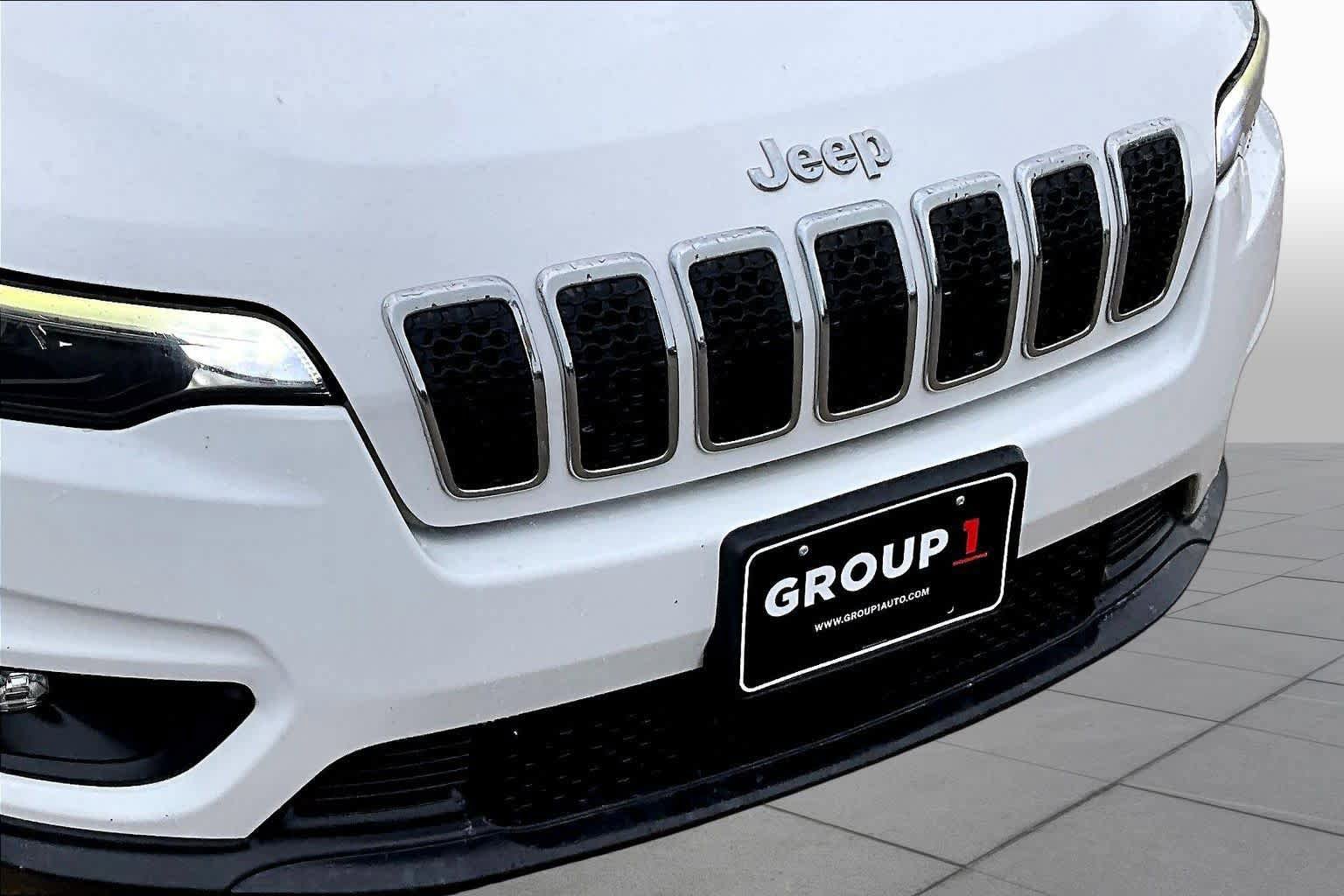 Used 2019 Jeep Cherokee Latitude Plus FWD image 29