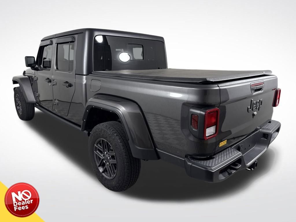 Used 2024 Jeep Gladiator Sport image 6