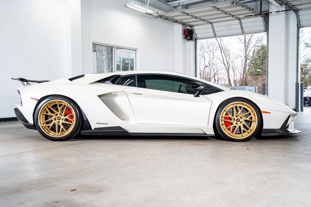 Used 2017 Lamborghini Aventador S image 5