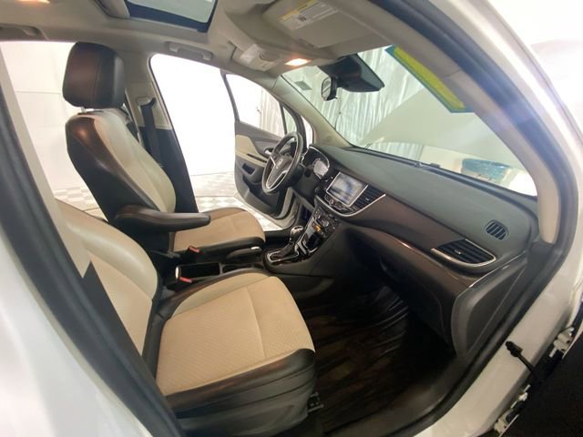 Used 2021 Buick Encore Preferred w/ Safety Package II image 38