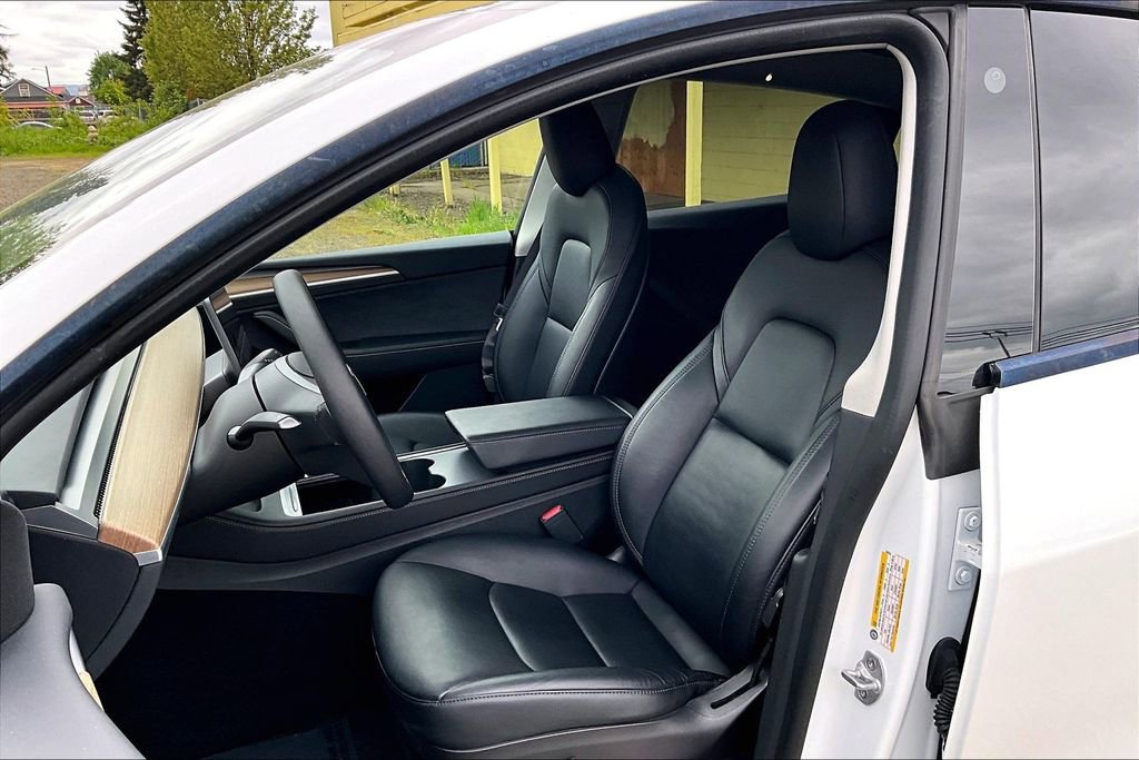 Used 2022 Tesla Model Y Performance AWD/4WD image 9