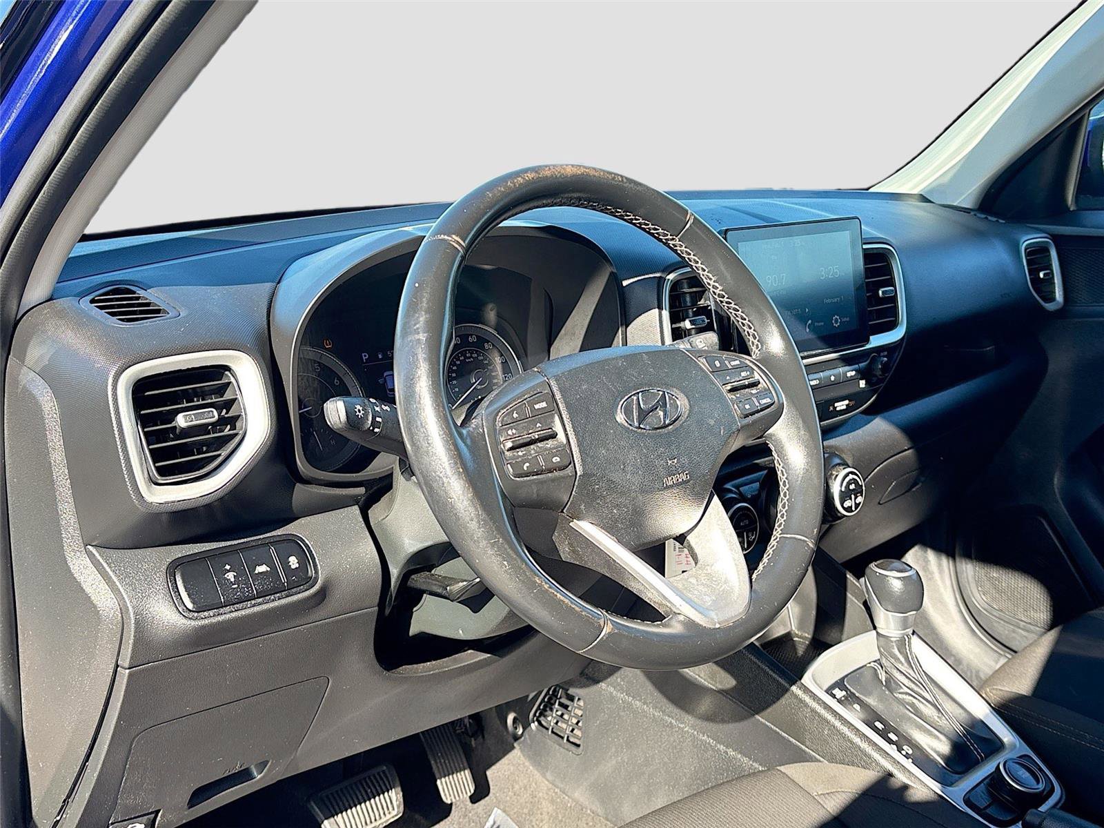 Used 2021 Hyundai Venue SEL image 10