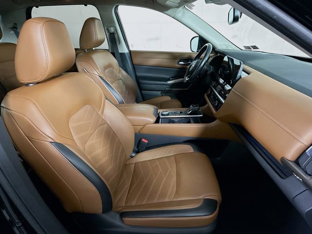 Certified 2022 Nissan Pathfinder Platinum w/ Cargo Package image 32