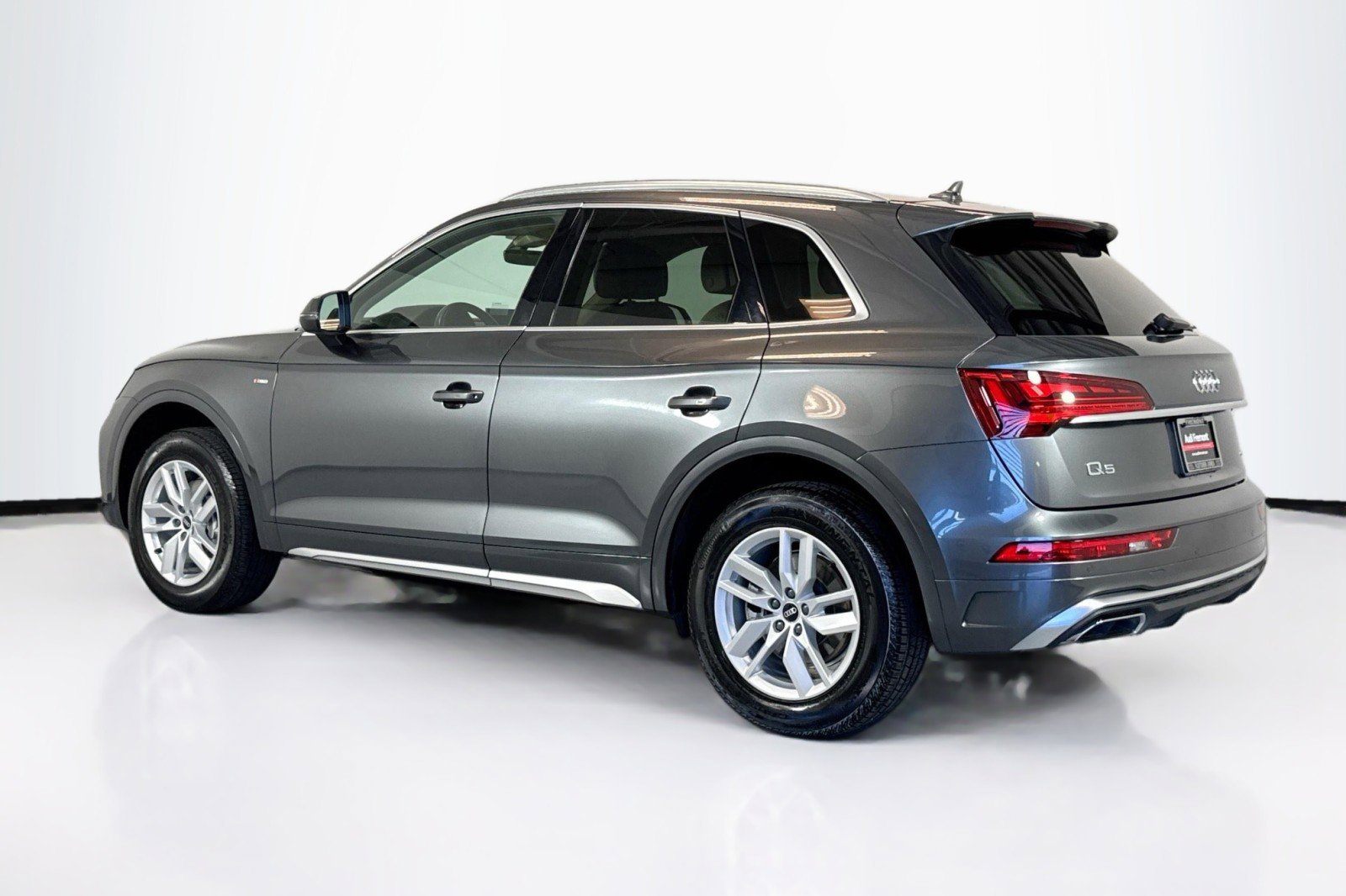 Used 2022 Audi Q5 2.0T Premium w/ Convenience Package AWD/4WD image 7