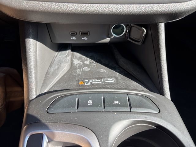 Used 2025 Buick Envista Preferred w/ Convenience II Package image 21